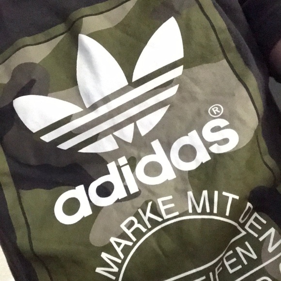 adidas BOX CAMO T BLK - Picture 4 of 4